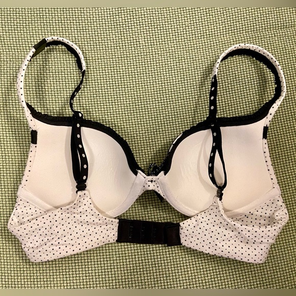 NEW Victoria’s Secret 32B Body by Victoria Push-Up Bra - Picture 2 of 4